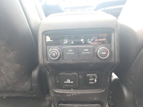 Used 2017 GMC Acadia SLT image 11