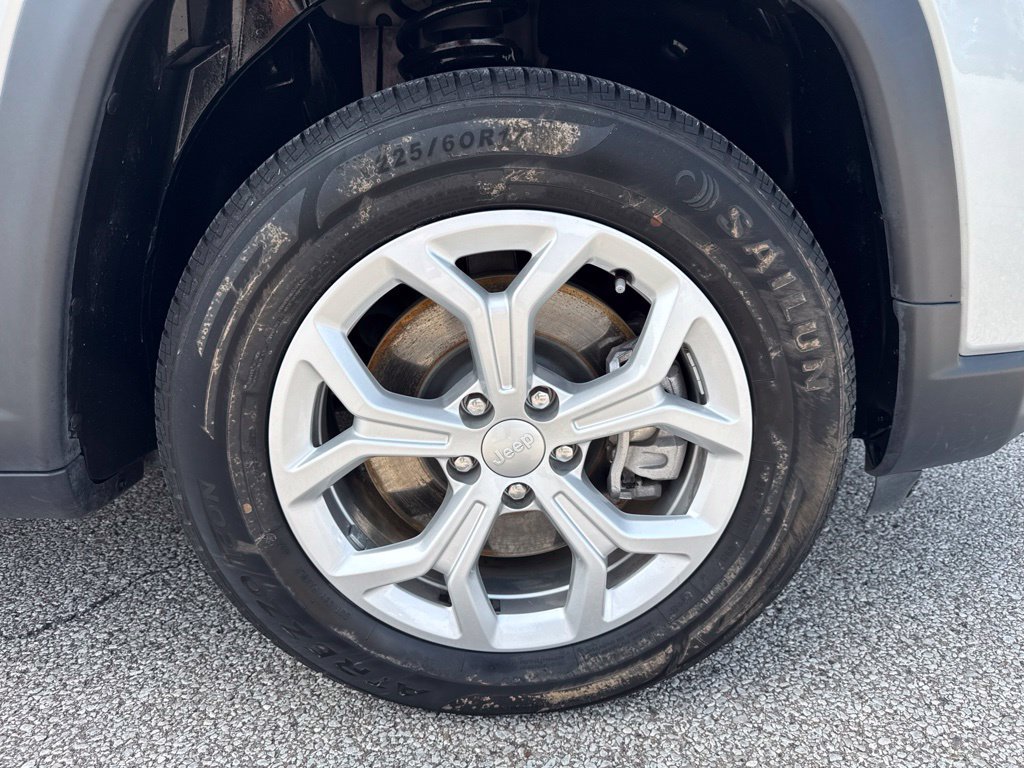 Used 2024 Jeep Compass Latitude AWD/4WD image 38