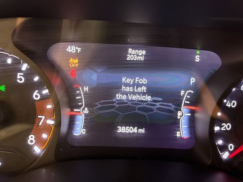 Used 2025 Jeep Compass Limited AWD/4WD image 17
