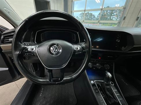 Used 2019 Volkswagen Jetta SEL Premium FWD image 15