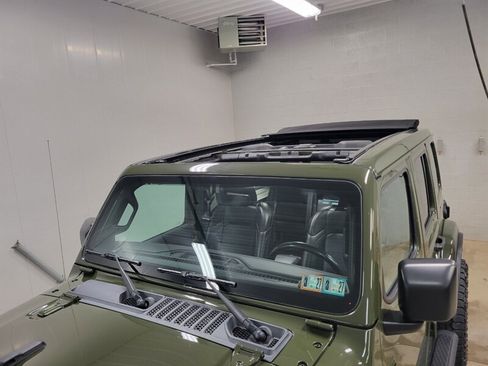 Used 2023 Jeep Wrangler Unlimited Sahara AWD/4WD image 8