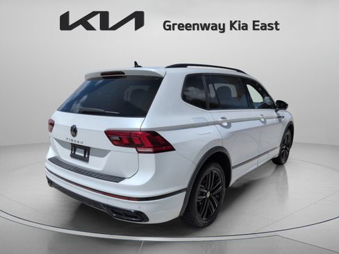 Used 2022 Volkswagen Tiguan SE R-Line FWD image 6