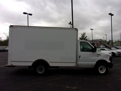 Used 2014 Ford E-350 and Econoline 350 Super Duty RWD image 4