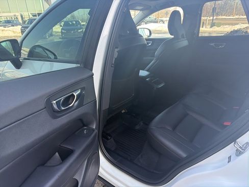 Certified 2023 Volvo XC60 B5 Plus w/ Climate Package image 6