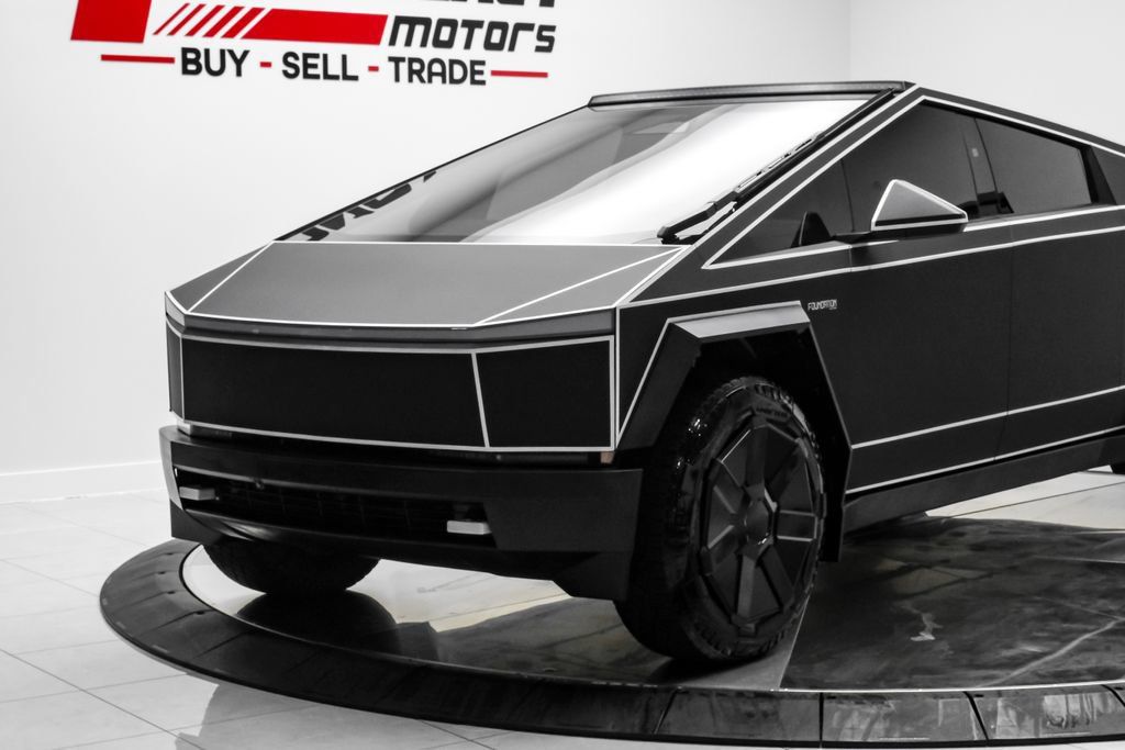 Used 2024 Tesla Cybertruck Cyberbeast AWD/4WD image 2