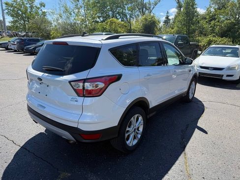 Used 2018 Ford Escape SEL AWD/4WD image 3