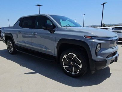 Used 2025 Chevrolet Silverado EV LT w/ LT Premium Package