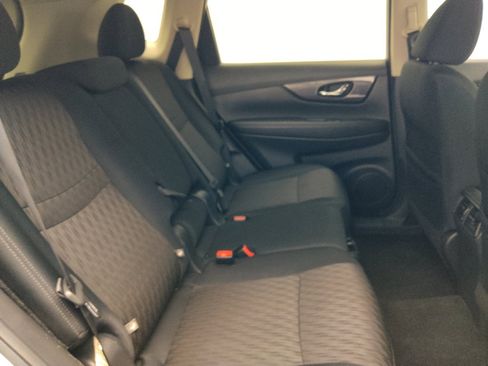 Used 2019 Nissan Rogue SV FWD image 19
