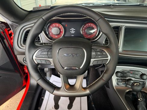 Used 2016 Dodge Challenger SRT Hellcat RWD image 15
