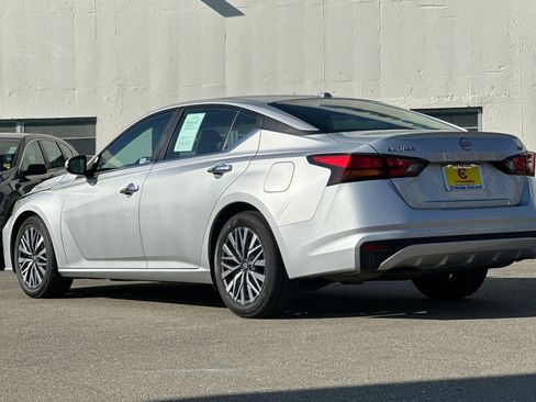Used 2023 Nissan Altima 2.5 SV image 6