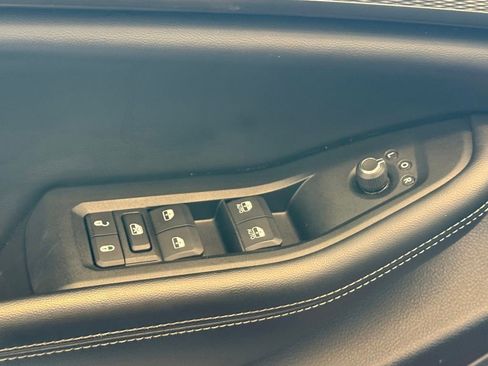 Used 2024 Jeep Grand Cherokee L Altitude image 24