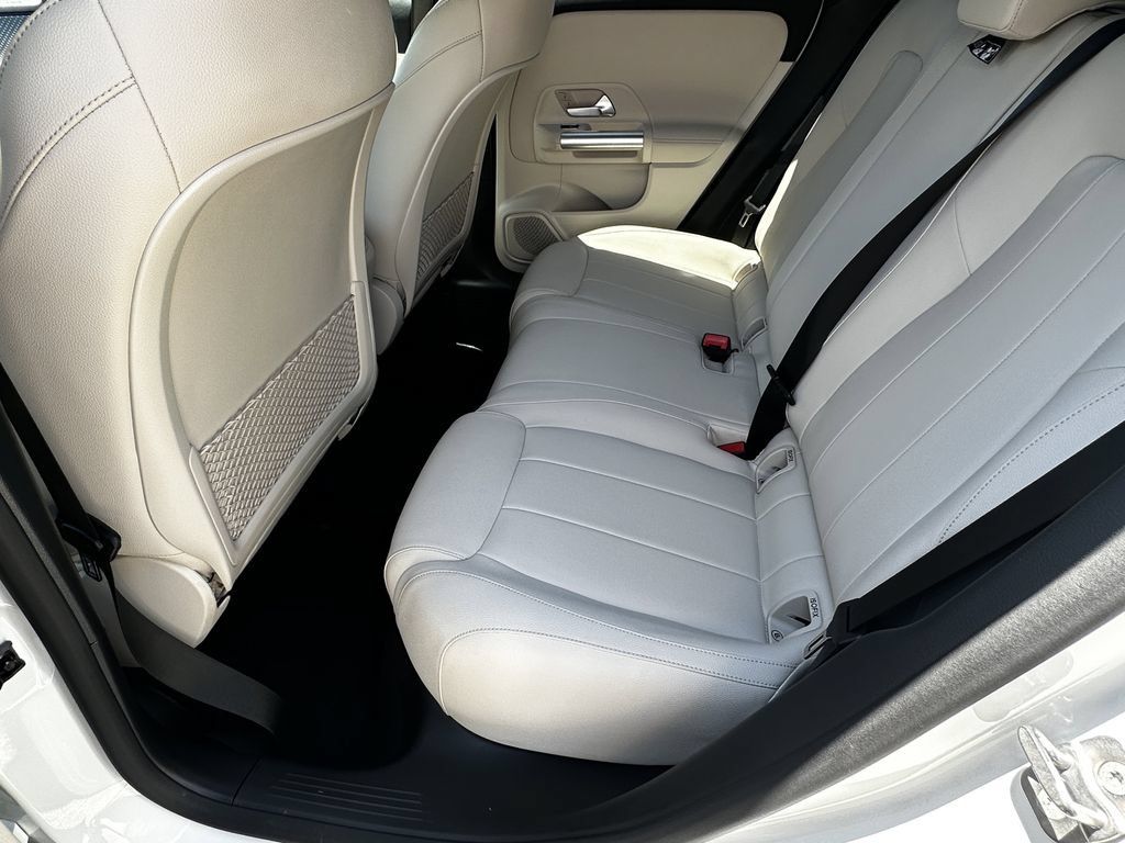 Certified 2025 Mercedes-Benz GLA 250 4MATIC image 24