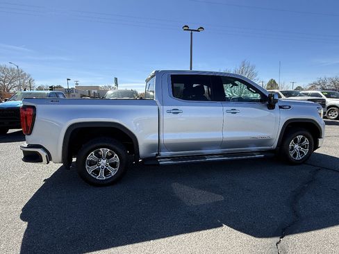 Used 2021 GMC Sierra 1500 SLT w/ X31 Off-Road Package AWD/4WD image 4