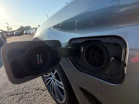 Used 2018 BMW 530e image 6