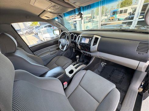 Used 2015 Toyota Tacoma 4x4 Double Cab w/ TRD Sport Package image 20