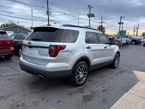 Used 2017 Ford Explorer Sport image 10