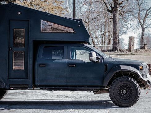 Used 2022 Ford F550 4x4 Crew Cab Super Duty w/ Power Equipment Group image 11