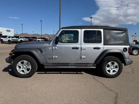 Used 2018 Jeep Wrangler Unlimited Sport AWD/4WD image 4