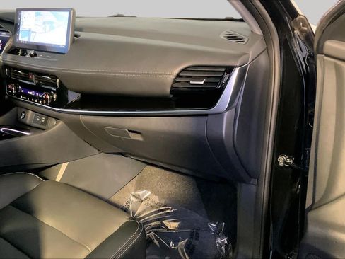 Used 2024 Nissan Rogue SL AWD/4WD image 19