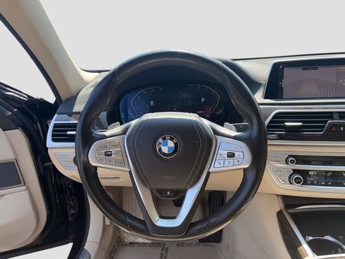 Used 2021 BMW 740i RWD image 13