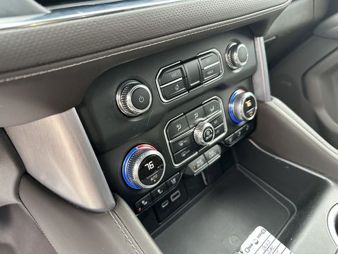 Used 2022 GMC Yukon SLT image 19
