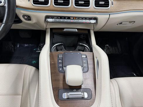 Used 2022 Mercedes-Benz GLS 450 4MATIC image 15