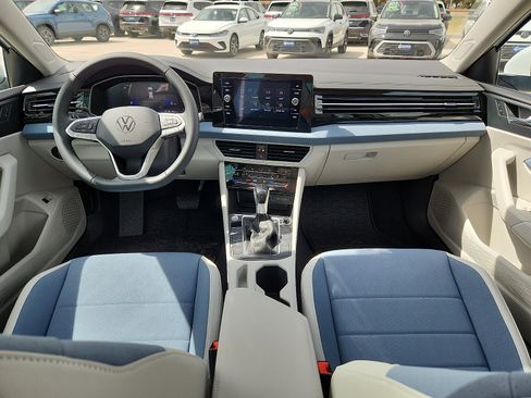 New 2026 Volkswagen Jetta SE FWD image 11