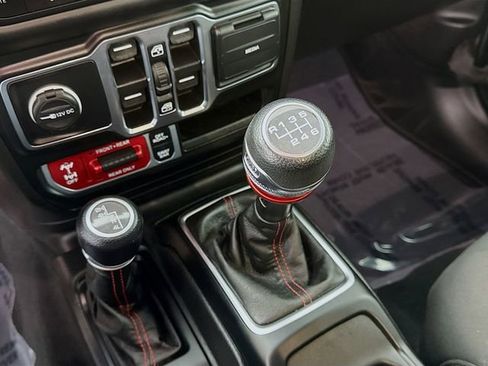 Used 2023 Jeep Wrangler Unlimited Rubicon w/ Cold Weather Group image 17