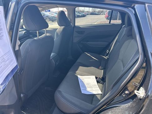 Used 2024 Subaru Crosstrek 2.0i Premium image 12