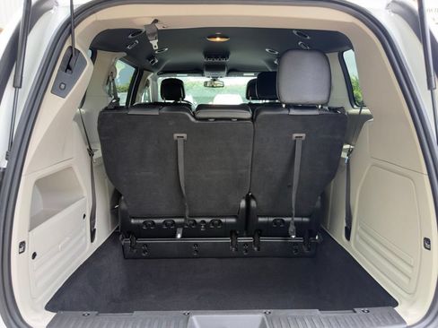 Used 2020 Dodge Grand Caravan SXT FWD image 34