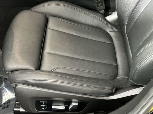 Used 2019 BMW 330i xDrive Sedan w/ Convenience Package image 16