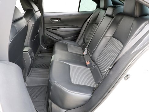 Used 2020 Toyota Corolla XSE image 21