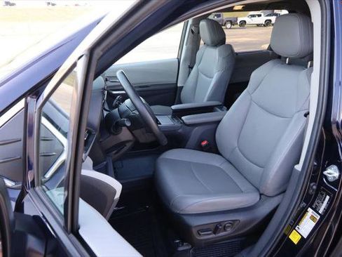 Certified 2024 Toyota Sienna XLE image 10