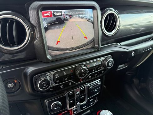 Used 2022 Jeep Wrangler Unlimited Rubicon w/ Trailer Tow Package image 19