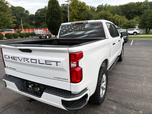 Used 2020 Chevrolet Silverado 1500 Custom w/ Custom Value Package AWD/4WD image 5