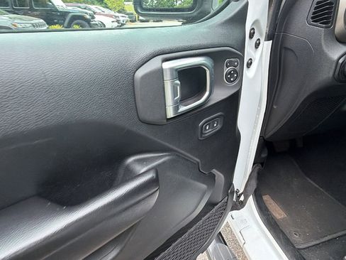 Used 2020 Jeep Wrangler Sport AWD/4WD image 15