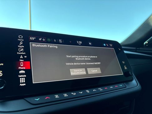 Used 2025 Dodge Charger R/T w/ Sun & Sound Package image 8