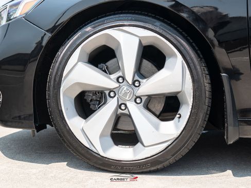 Used 2018 Honda Accord Touring image 8