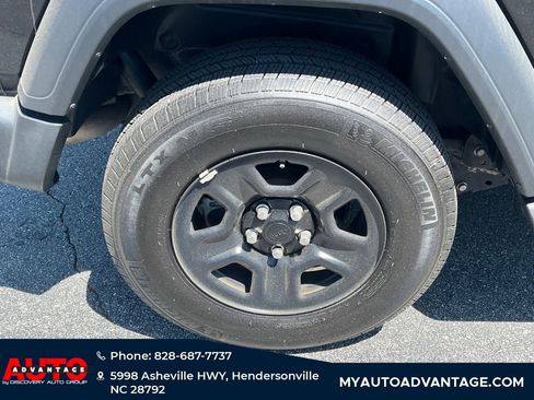 Used 2019 Jeep Wrangler Sport AWD/4WD image 29