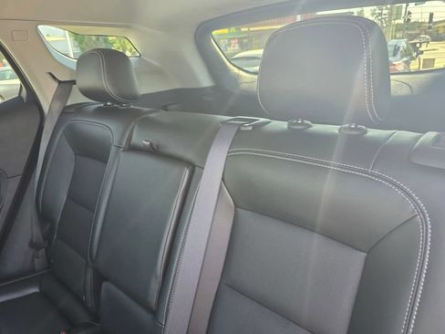 Used 2024 GMC Terrain SLT FWD image 15