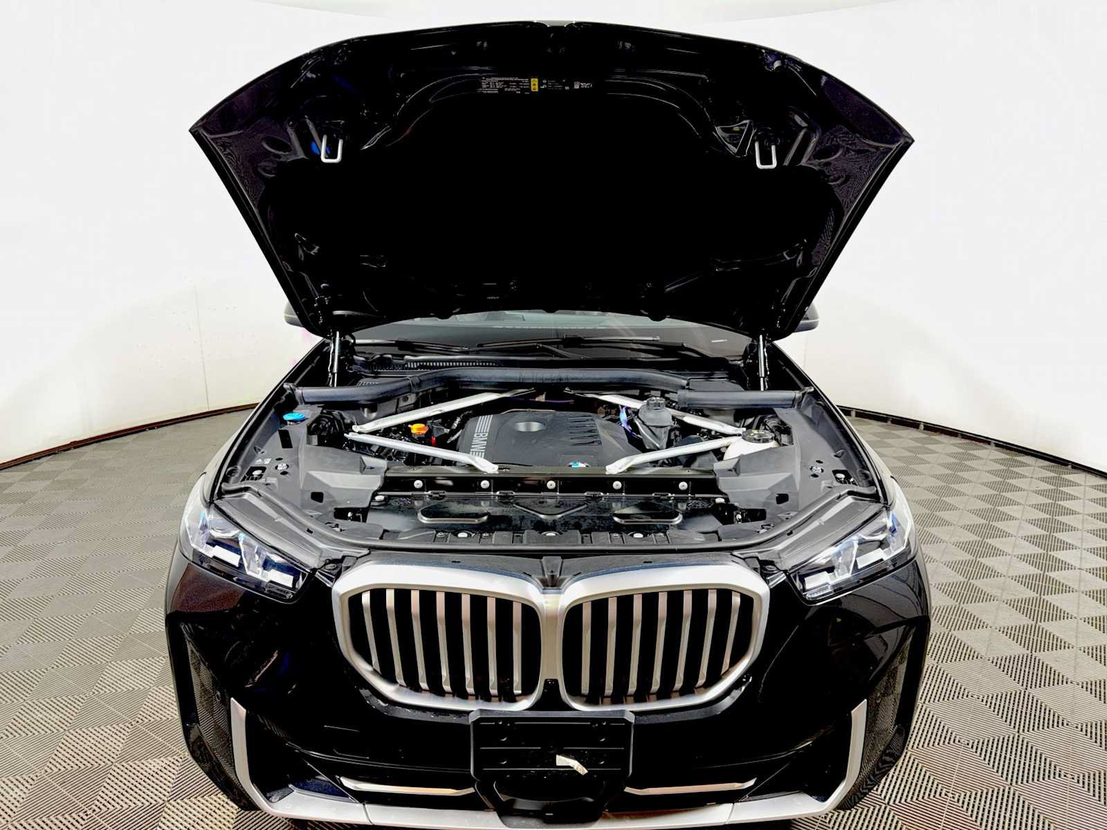 Used 2024 BMW X5 xDrive40i w/ Premium Package AWD/4WD image 31