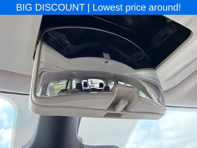 Used 2023 Chrysler Pacifica Touring-L FWD image 50