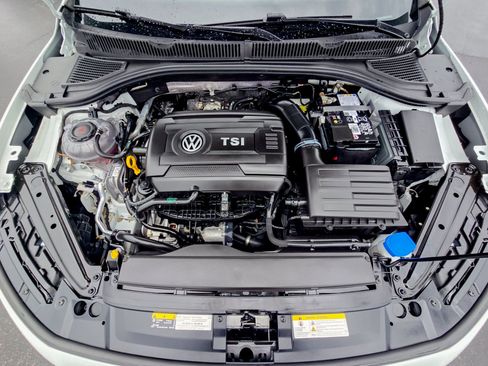 Used 2025 Volkswagen Jetta GLI Autobahn image 38