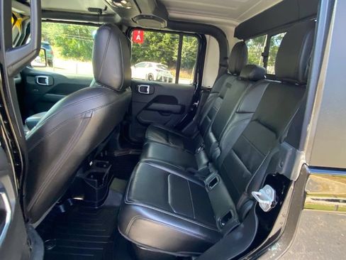 Used 2021 Jeep Gladiator Overland w/ Popular Equipment Package AWD/4WD image 8
