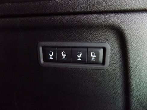 Certified 2024 Jeep Wagoneer L 4WD w/ Premium Group I image 33