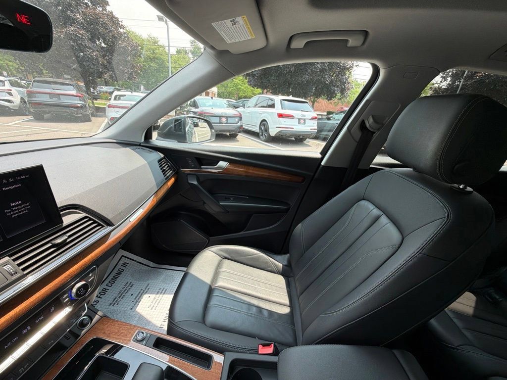 Used 2023 Audi Q5 2.0T Premium w/ Convenience Package AWD/4WD image 17