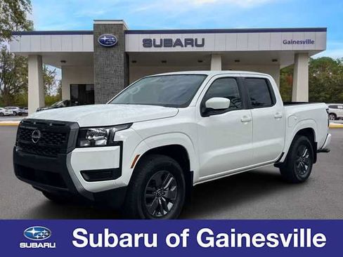 Used 2025 Nissan Frontier SV RWD image 1