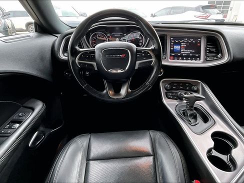 Used 2019 Dodge Challenger SXT w/ Plus Package image 5