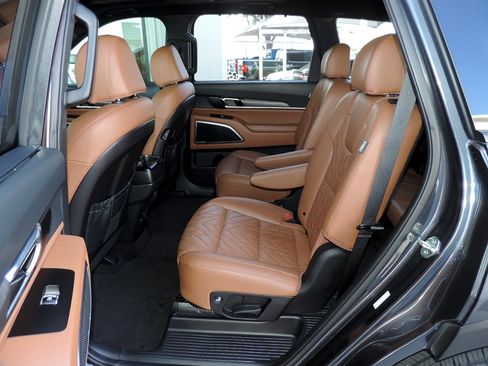 Used 2024 Kia Telluride EX X-Line AWD/4WD image 16