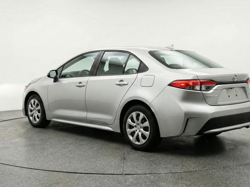Used 2025 Toyota Corolla LE FWD image 6